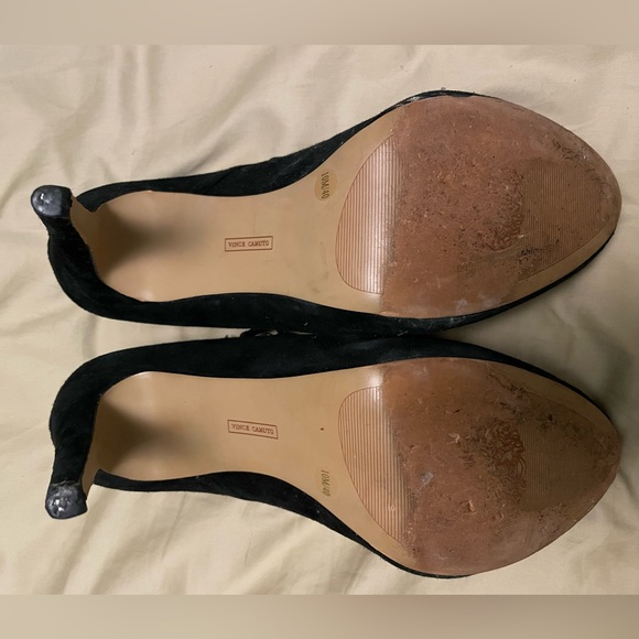 Vince Camuto suede black heels - Picture 3 of 3